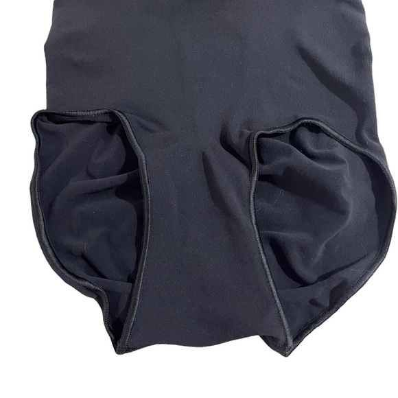 Skims Sculpting Mid Waist Brief Black Size S/M Shapewear Seamless Butt Lifting - Picture 4 of 8